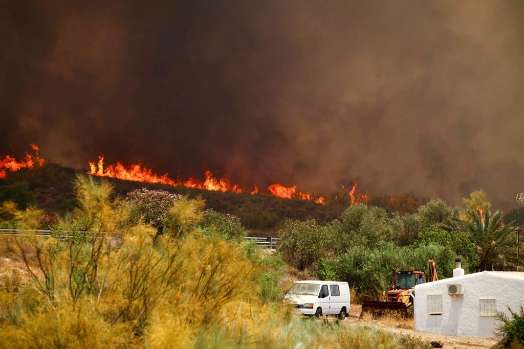 Ισπανία: 12 νεκροί και 23 αγνοούμενοι από τη φωτιά στην Αλμερία