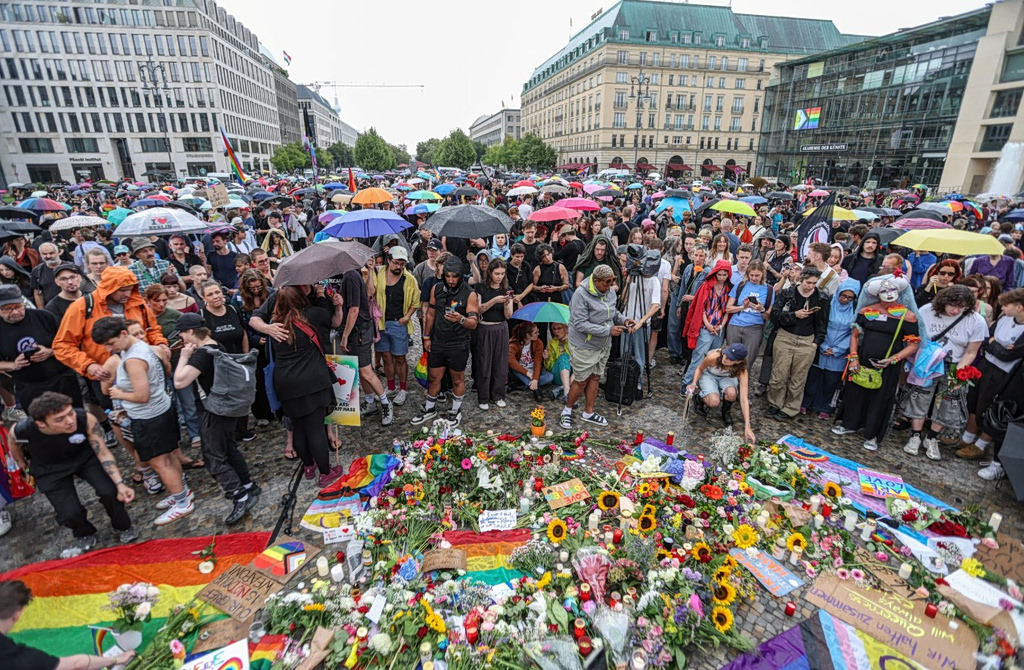 Berlin: Suspect in Pride attack killed in police operation