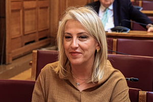 Δούρου σε Πολάκη: Δεν απαντώ σε κύκλους, θα είμαι υποψήφια για την προεδρία του ΣΥΡΙΖΑ