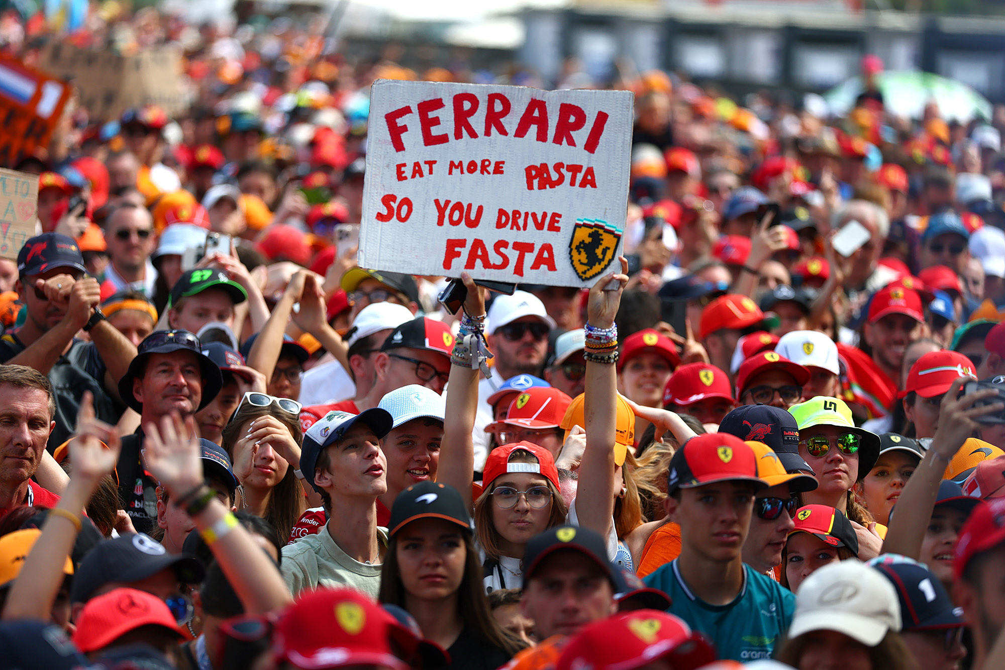 Οι 22 πιλότοι της Formula 1 αγωνίζονται αυτή την Κυριακή στην Ουγγαρία