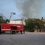 Εικόνες καταστροφής από τη φωτιά στο Θέατρο Μπάντμιντον – Σε εξέλιξη έρευνα για τα αίτια