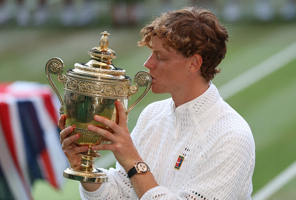 Νούμερο 1 και back to back τίτλοι στο Wimbledon: Ο Γιάνικ Σίνερ πλέον ξέρει…