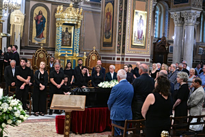 Το τελευταίο αντίο στη Μάρω Κοντού  – Στη Μητρόπολη Αθηνών η σορός της