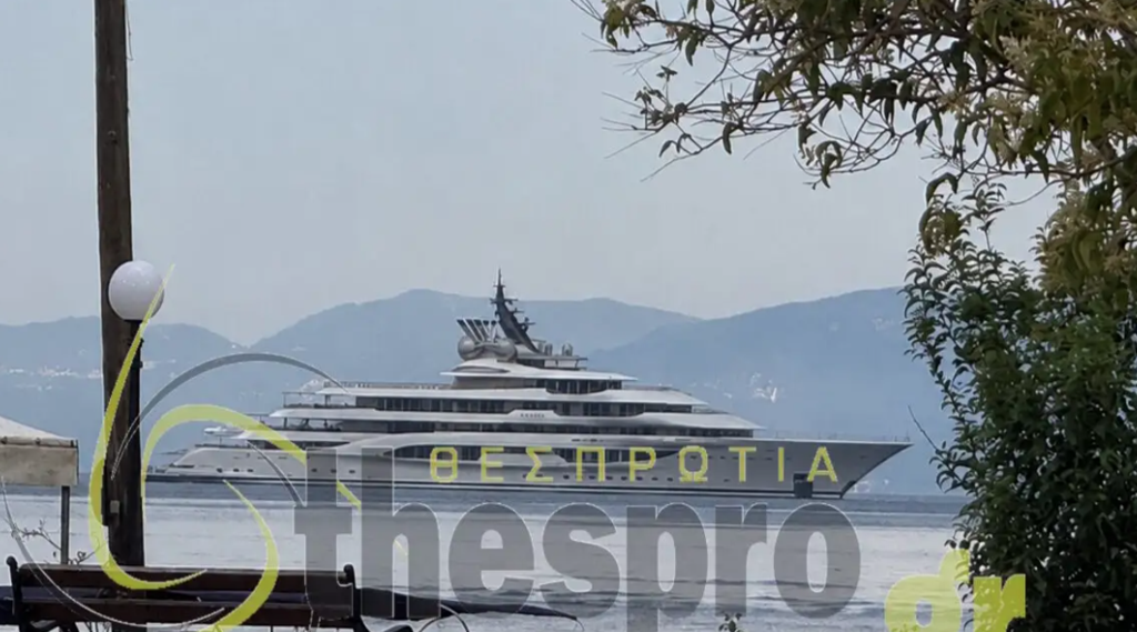 Εντυπωσιακή άφιξη στα Σύβοτα: Δύο πλωτά «παλάτια» αγκυροβόλησαν στο Ιόνιο
