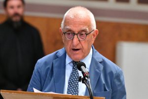 Σπαρακτικός επικήδειος Κακλαμάνη για Μάρω Κοντού: «Αντί να σου πω καλημέρα, θα πρέπει να σου πω οριστικά καληνύχτα»