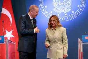 Τηλεφωνική συνομιλία Μελόνι – Ερντογάν εν όψει της Συνόδου Κορυφής του ΝΑΤΟ – Τι συζήτησαν
