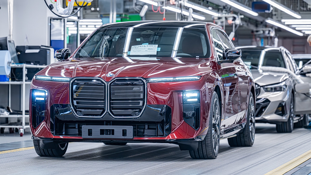 Η νέα BMW Σειρά 7 περνά σε φάση παραγωγής