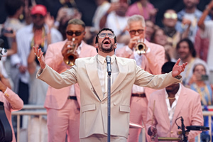 Ο Bad Bunny γράφει ιστορία: Το halftime show του Super Bowl «σάρωσε» με 9 υποψηφιότητες στα Emmy