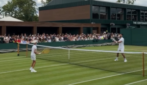 Wimbledon: Ο Τζόκοβιτς βρήκε τον ιδανικό παρτενέρ πριν τον αγωνα με τον Τσιτσιπά (vid)