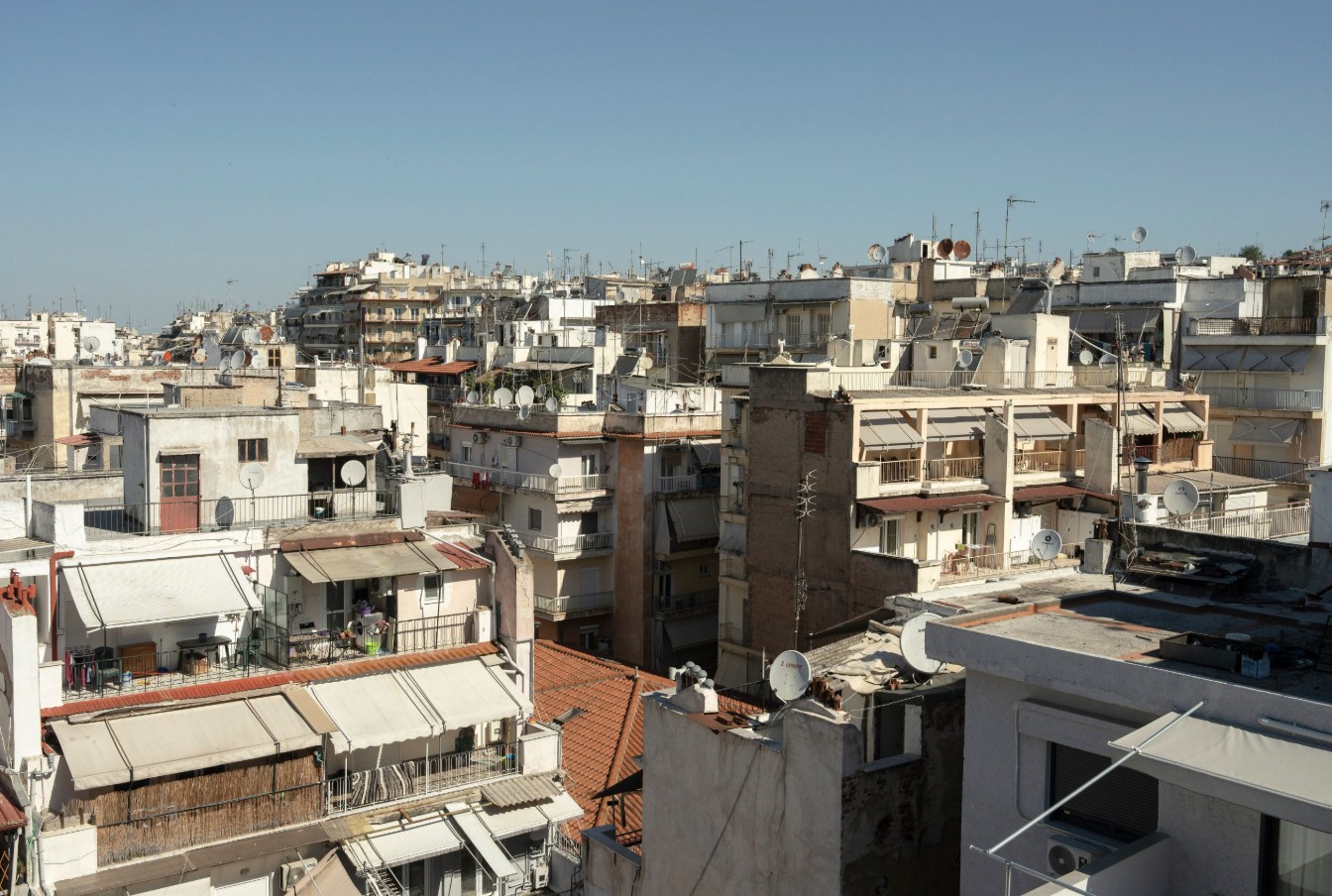 Η κυβέρνηση λαμβάνει μέτρα για στέγαση, η αγορά έχει άλλη πορεία