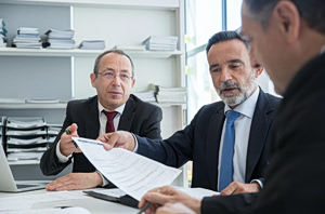 Ανάσα για τους ανέργους 55+: Νέο πρόγραμμα της ΔΥΠΑ με 8.000 θέσεις εργασίας, ποιοι κλάδοι ανοίγουν