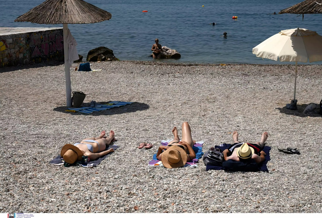 Καιρός: «Μίνι καύσωνας» προ των πυλών – Πού θα δείξει το θερμόμετρο 39 °C την Κυριακή
