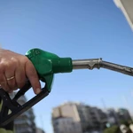 Βούλα: Υπάλληλος βενζινάδικου έλουσε με πετρέλαιο ηλικιωμένο μετά από άγριο τσακωμό