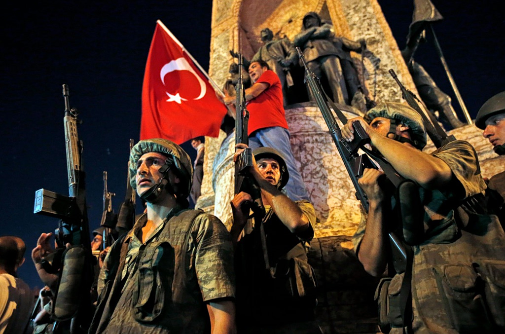 Η νύχτα που άλλαξε την Τουρκία: Δέκα χρόνια από το πραξικόπημα της 15ης Ιουλίου και τη γέννηση μιας νέας πολιτικής εποχής