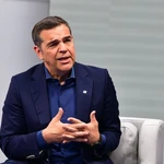 Live: Ο Αλέξης Τσίπρας απαντάει στις ερωτήσεις των μελών της ΕΛΑΣ