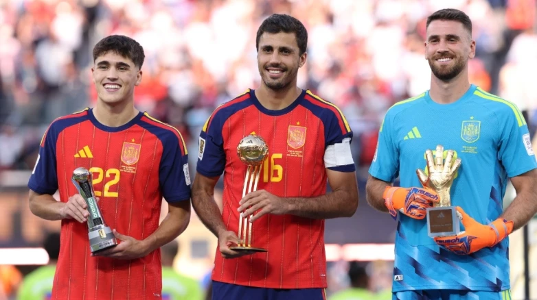 Μουντιάλ 2026: Ο Ρόδρι σήκωσε το βραβείο του MVP – Χρυσά Γάντια στον Σιμόν και κορυφαίος νέος ο Κουμπαρσί