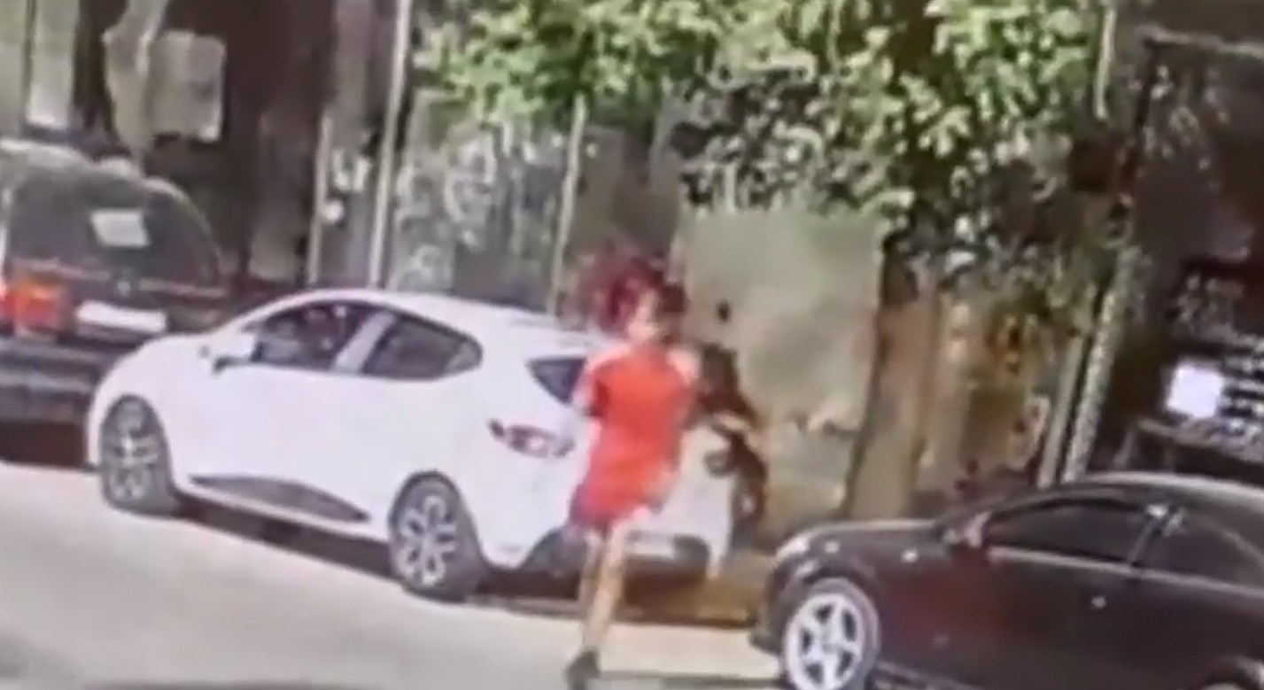 Νέο βίντεο καταγράφει τον 28χρονο ύποπτο μετά τη δολοφονία του ποινικολόγου