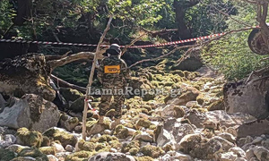 Φθιώτιδα: Χειροβομβίδα του Β’ Παγκοσμίου Πολέμου εντοπίστηκε σε ποτάμι στην Αμφίκλεια