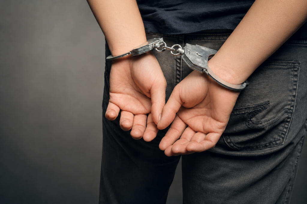 Οι αριθμοί της ανήλικης παραβατικότητας – Πιο σκληρά και πιο βίαια τα εγκλήµατα