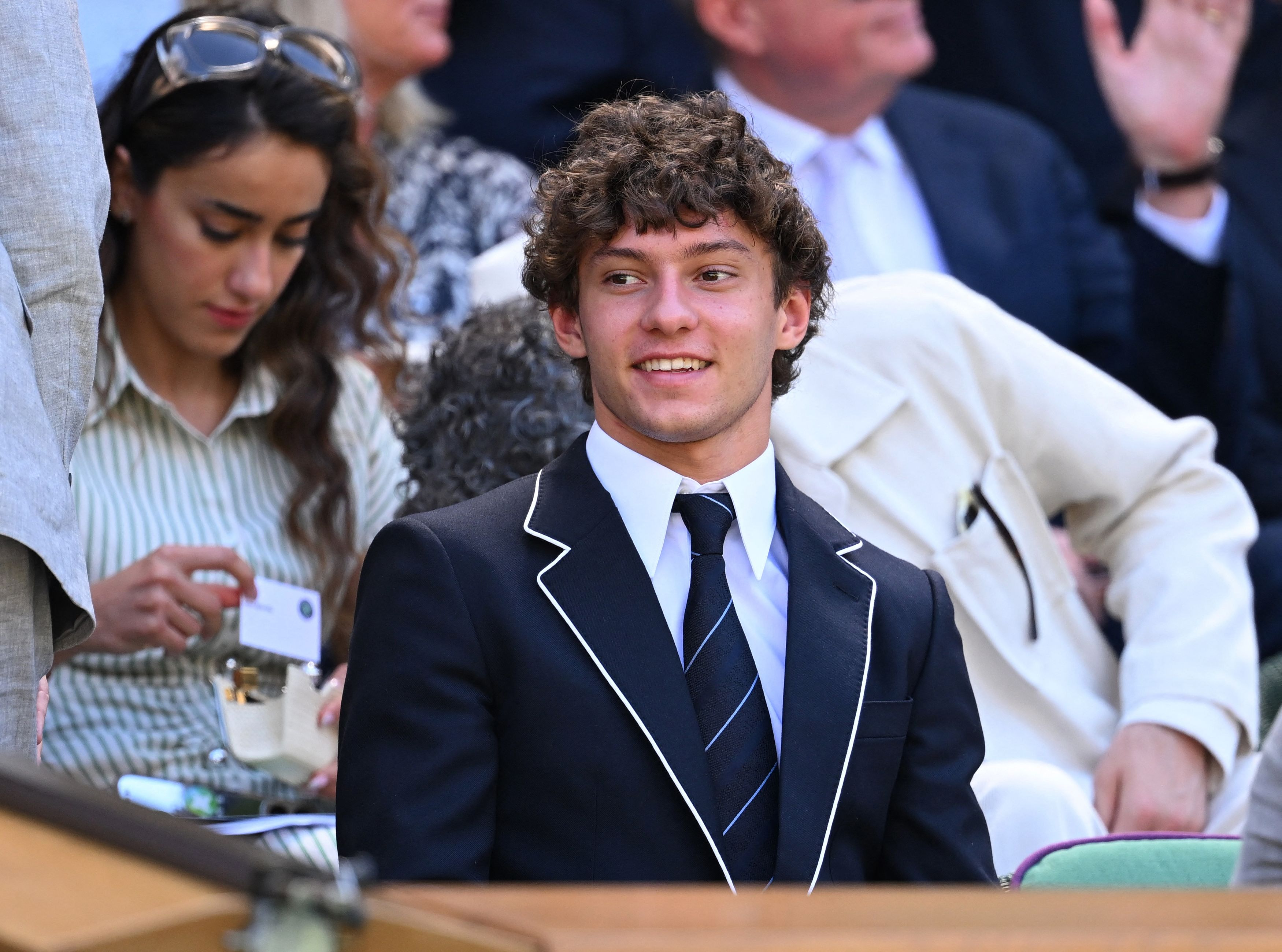 Ο Κίμι Αντονέλι παρακολούθησε το Wimbledon μετά το Σίλβερστοουν