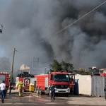 Ασπρόπυργος: Πυρκαγιά σε επιχείρηση ανακύκλωσης – 8 τραυματίες, οι τρεις διασωληνωμένοι