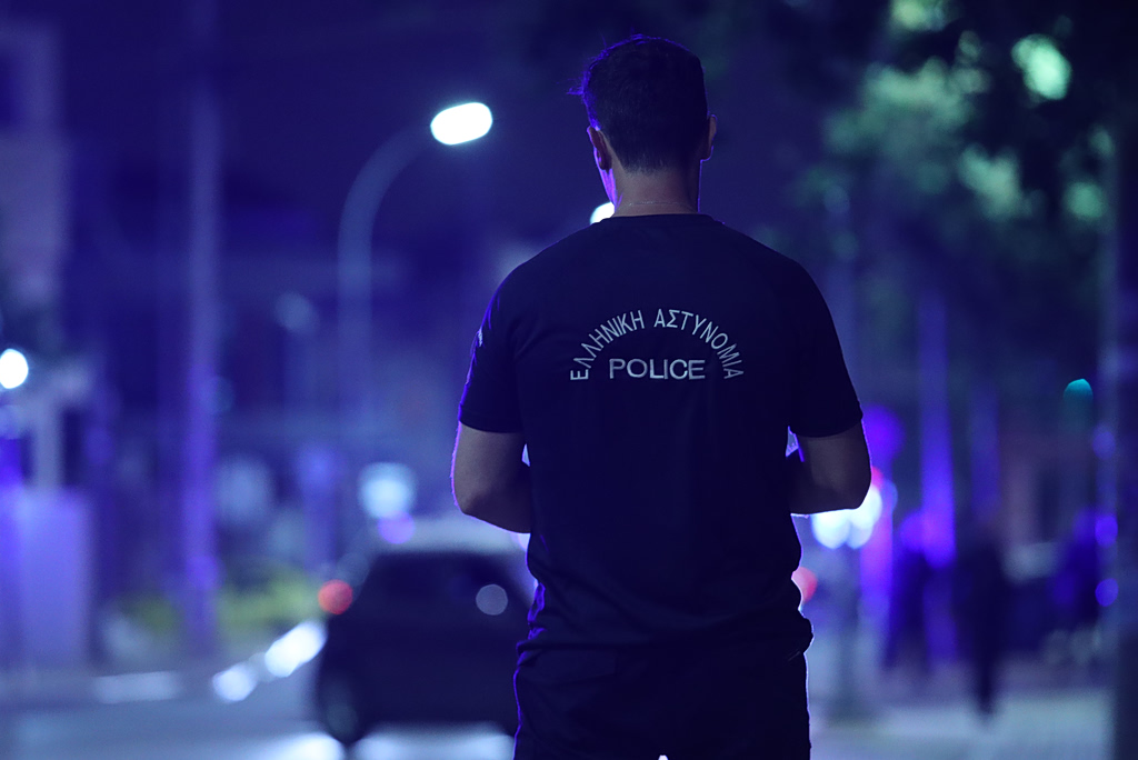 Ηράκλειο: 20χρονος με όπλο στο χέρι σκόρπισε τον τρόμο σε θαμώνες μπαρ – Συνελήφθη από τις Αρχές