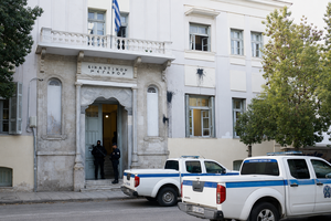 Ηράκλειο: Απολογείται η 42χρονη που κατηγορείται για βασανιστήρια με μπαλτά