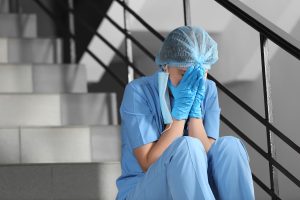 ΕΣΥ και burnout: Ιστορική δικαστική δικαίωση για εξουθενωμένη γιατρό