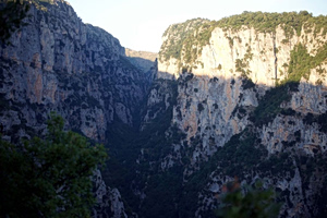 Χανιά: Επιχείρηση εντοπισμού και διάσωσης Ελβετού περιπατητή σε μονοπάτι στα όρια του φαραγγιού της Σαμαριάς