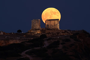 Έρχεται «το φεγγάρι του κόκκινου ελαφιού» – Ποια ζώδια θα επηρρεάσει