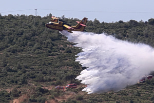 Φωτιά τώρα στην Παλλήνη – Σηκώθηκαν εναέρια μέσα, μήνυμα από το 112