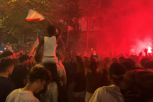 Μουντιάλ 2026: Σκηνές χάους και απίστευτα επεισόδεια σε Παρίσι και Λονδίνο μετά τη νίκη της Γαλλίας επί του Μαρόκο (vids)