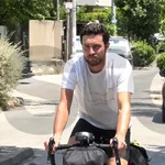 Έκανε τον γύρο της Ευρώπης με ποδήλατο και τον έκλεψαν στο Μενίδι