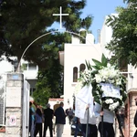 Συγκίνηση στο τελευταίο αντίο στον Λορέντζο Καριέρε – Συγγενείς και φίλοι έδωσαν το παρών