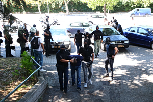 Προφυλακιστέοι οι δύο κατηγορούμενοι για τη φονική επίθεση στο σπίτι της οικογένειας Νέστορα