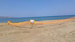 Αναστάτωση στην Αμμουδάρα Ηρακλείου: Έσπασε ο αγωγός λυμάτων – Απαγορεύτηκε η κολύμβηση στην παραλία