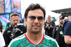 Formula 1: Ο Σέρχιο Πέρεζ φόρεσε τη φανέλα του Μεξικού στη Μεγάλη Βρετανία