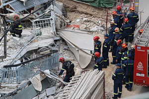 Πετράλωνα: Στην Ευελπίδων σήμερα οι πέντε συλληφθέντες – Τα πιθανά αίτια της κατάρρευσης της πολυκατοικίας
