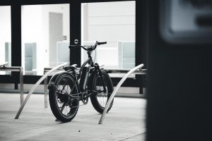Πειραιάς: 2.200 αζήτητα ηλεκτρικά ποδήλατα βγαίνουν σε δημοπρασία – Όλες οι λεπτομέρειες