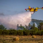 Πολύ υψηλός κίνδυνος πυρκαγιάς σε Αττική, Εύβοια και Ρόδο – Σε κατάσταση “Red Code” οι Αρχές