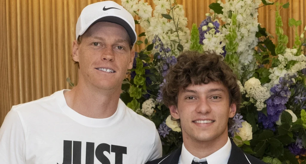 Ο Αντονέλι εμφανίστηκε στο Wimbledon και φωτογραφήθηκε με τον Σίνερ (pic)