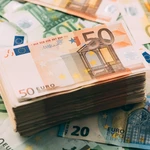 Απάτη «καρουζέλ» εκατ. ευρώ: Έφοδοι της Ευρωπαϊκής Εισαγγελίας σε Αττική και Καστοριά – Τα κρυπτονομίσματα και ο ΦΠΑ