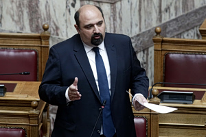 Τέμπη: Νέα πολιτική σύγκρουση μετά την πρόταση για παραπομπή Τριαντόπουλου – Αγοραστού