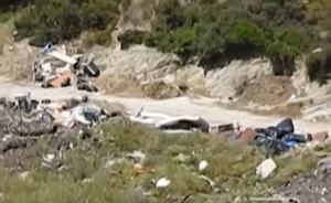 Χαλκιδική: Εισαγγελική έρευνα για απόθεση μπαζών από φορτηγό του δήμου σε αυτοσχέδια «χωματερή» (video)